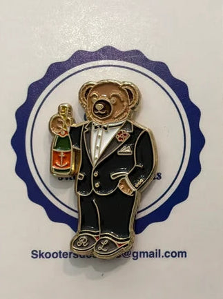 Champagne Bear Needle Minder